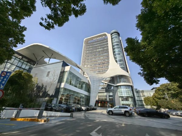 金富宝配资 以匠心破难题，普陀这座大厦用“智慧”点亮园区焕新路